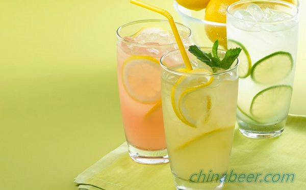 大姨妈可不可以喝柠檬水 可以但要喝热的且少喝 cp.chinabeer.com